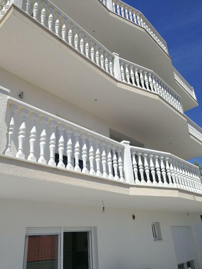Apartments Prpic Seget Vranjica Exterior foto