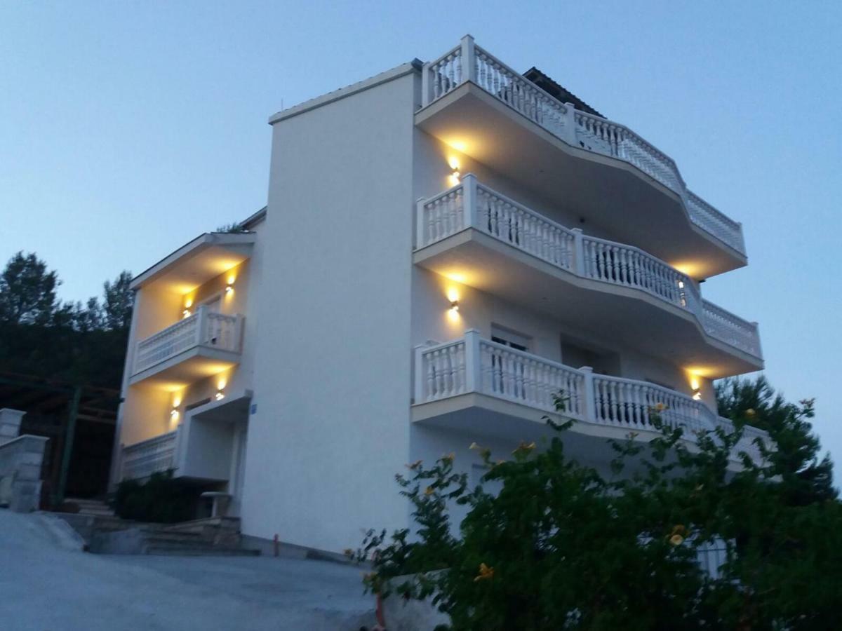 Apartments Prpic Seget Vranjica Exterior foto